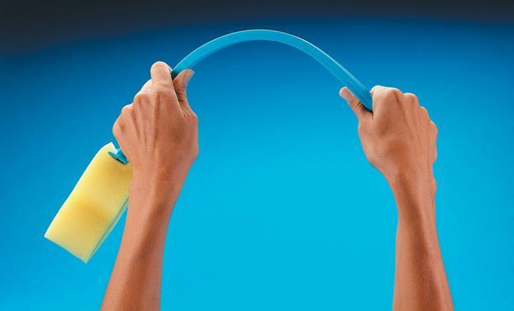 Flexible long handled sponge